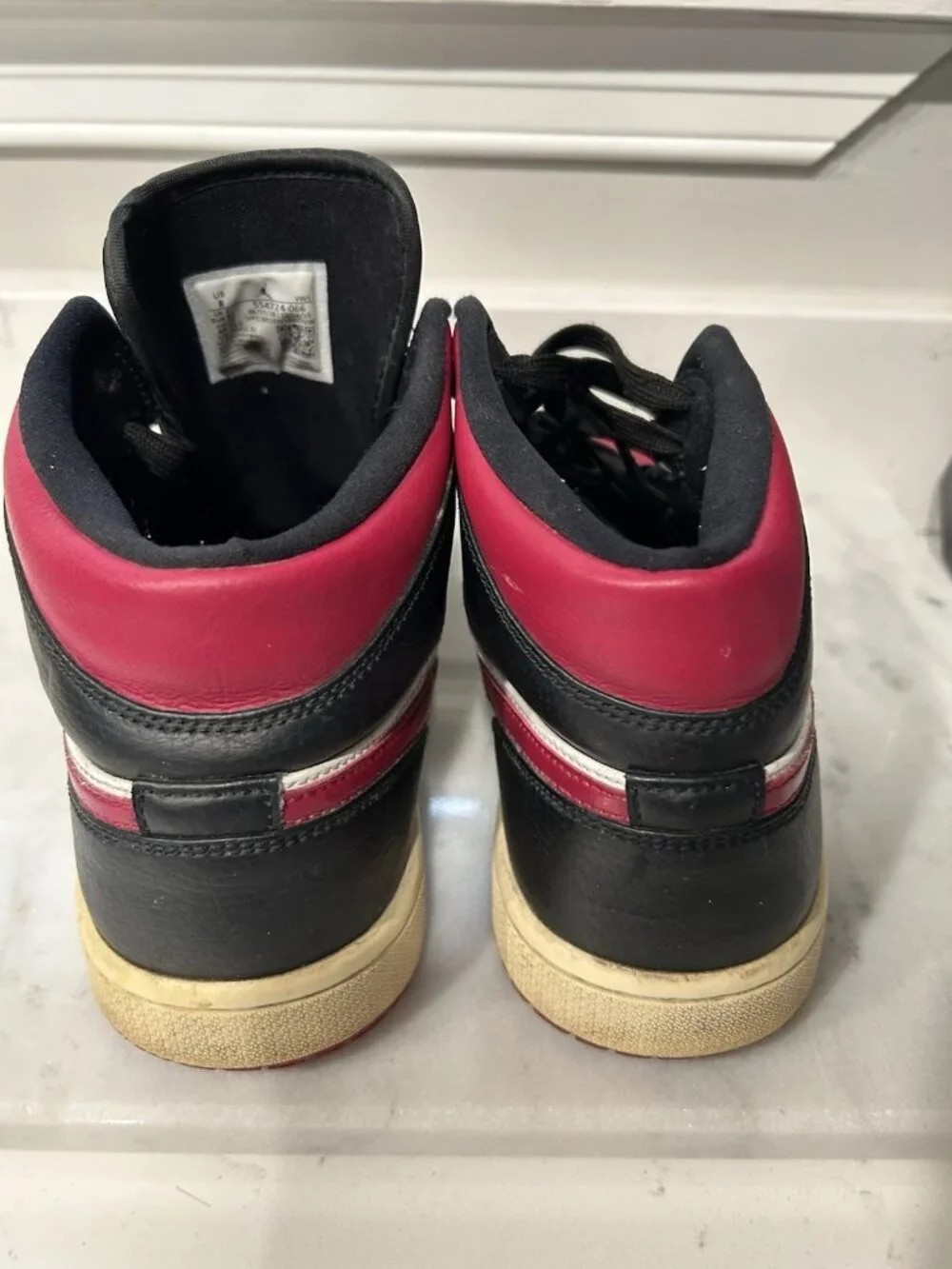 Air Jordan 1 Mid Bred Toe Size 8